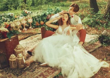 What Does the Bible Say About Falling in Love?